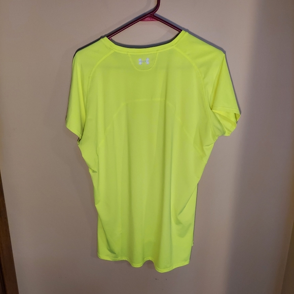 Under Armour Shirt - Picture 5 of 6